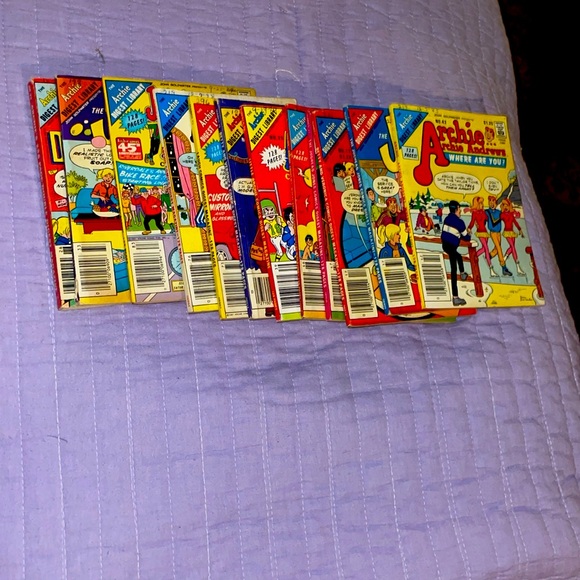 VINTAGE Archie Andrew’s,-jug head jones, and Betty and Veronica COMICS.12 comics - Picture 4 of 5